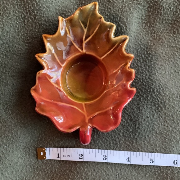 Set of 2 fall leaf tea light ceramic candle holders. See pictures for sizes - Picture 3 of 6